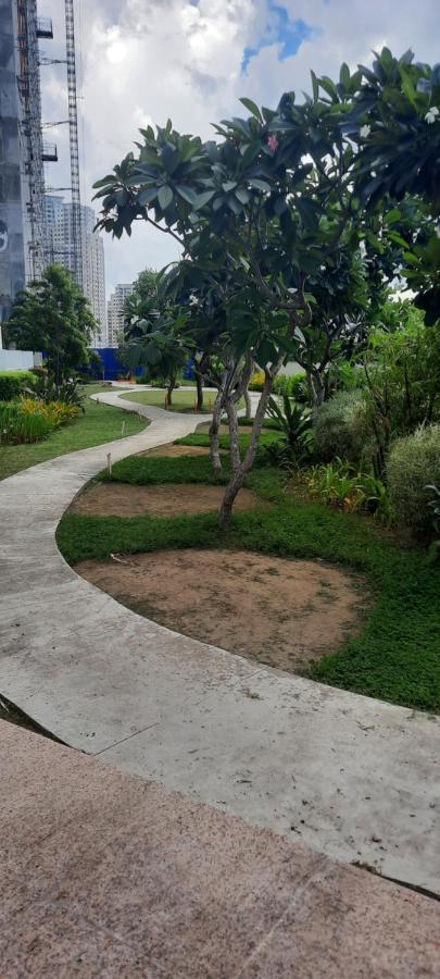 Kasara Urban Resort Residences Manila Exterior photo